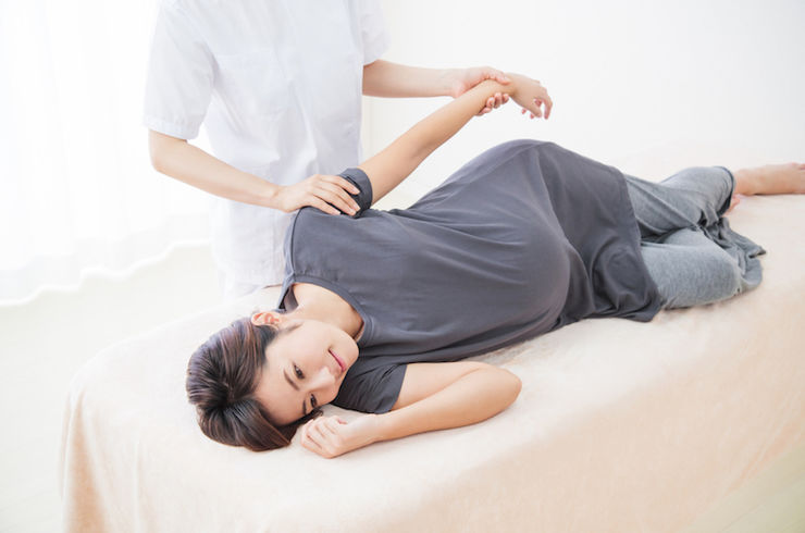 肩のストレッチ